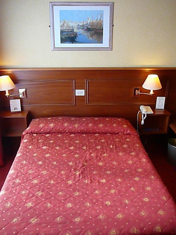 Logis Hotel Hamiot Boulogne-sur-Mer Room photo